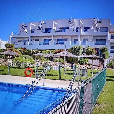 With Communal Pool, Garden Apartment Conil De La Frontera